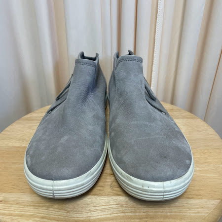 Slip On ECCO Size 8.5