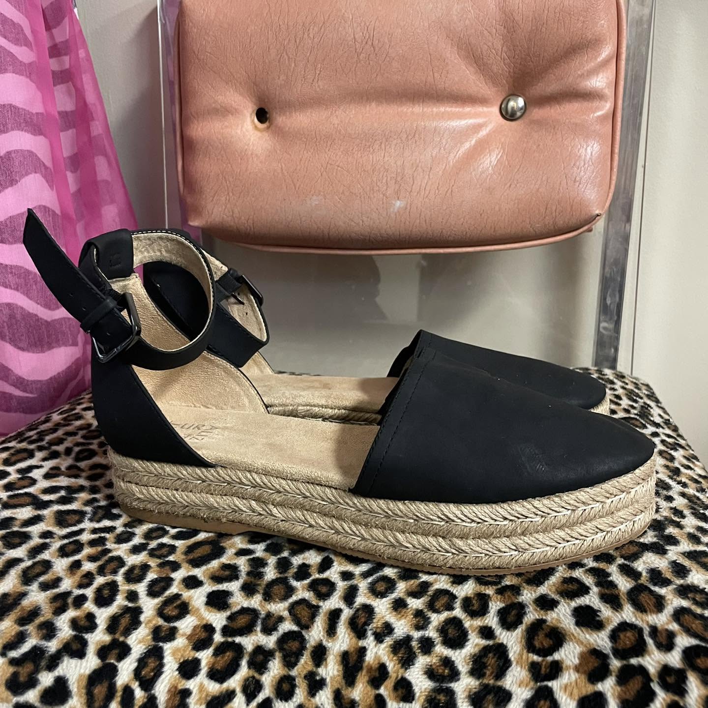 Sandals Naturalizer Size 11