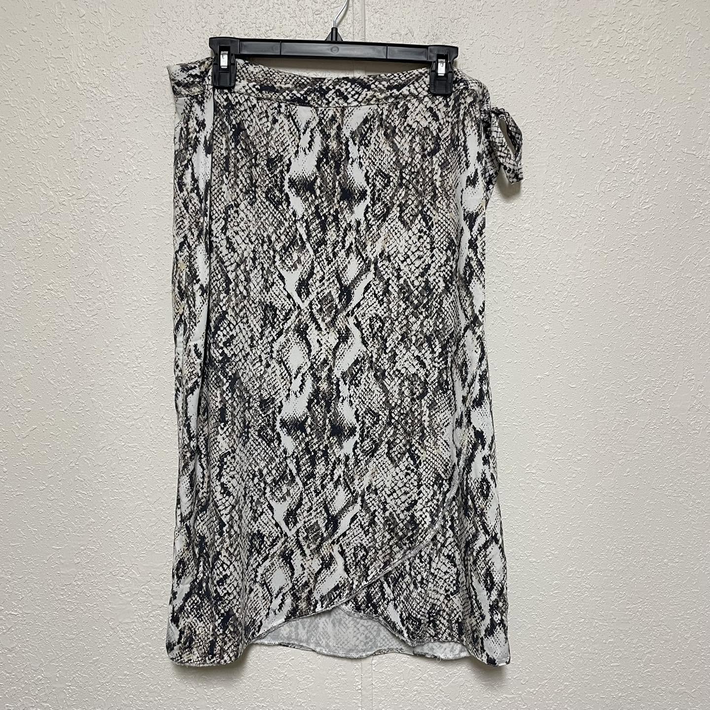 Skirts Maurices Size Large