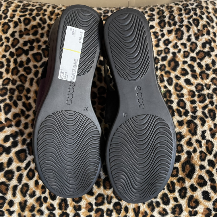 Sandals ECCO Size 6