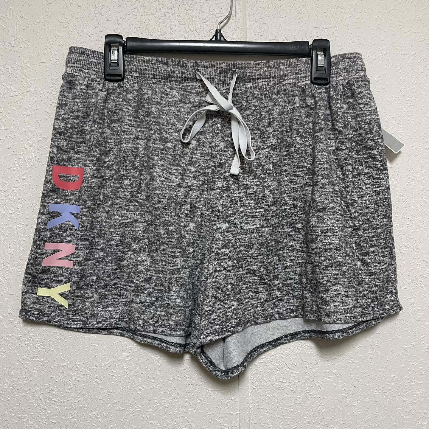 Shorts DKNY Size Large