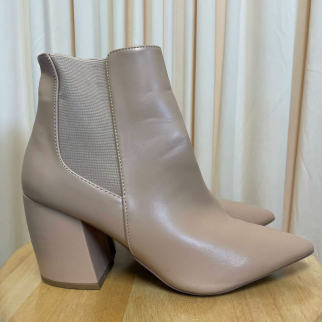 Boots Qupid Size 8.5