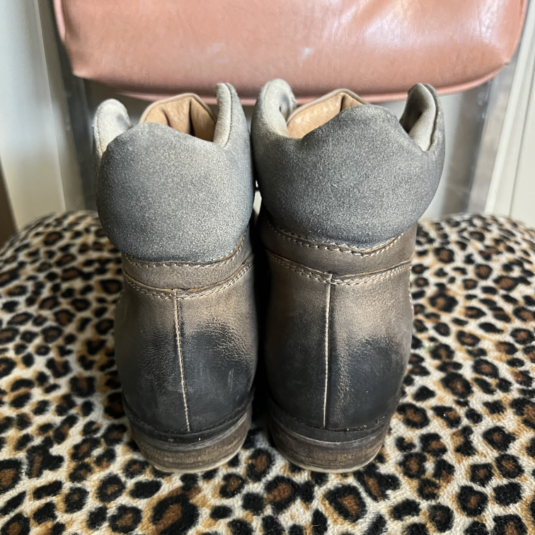 Boots DibaTrue Size 8