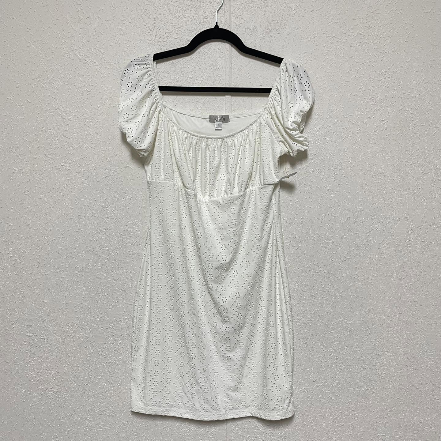 Dresses Justify Size Large