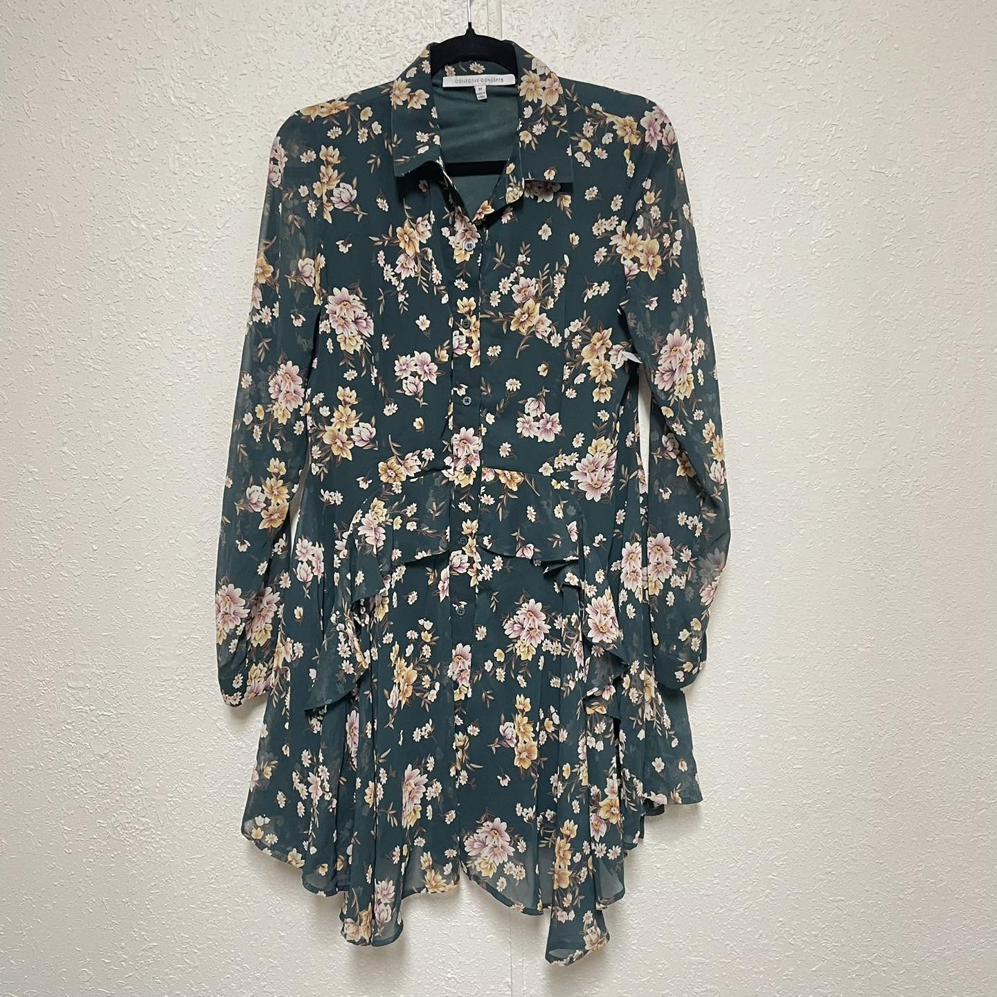 Dresses Collective Concepts Size Medium