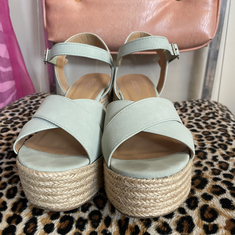 Heels SODA Size 7