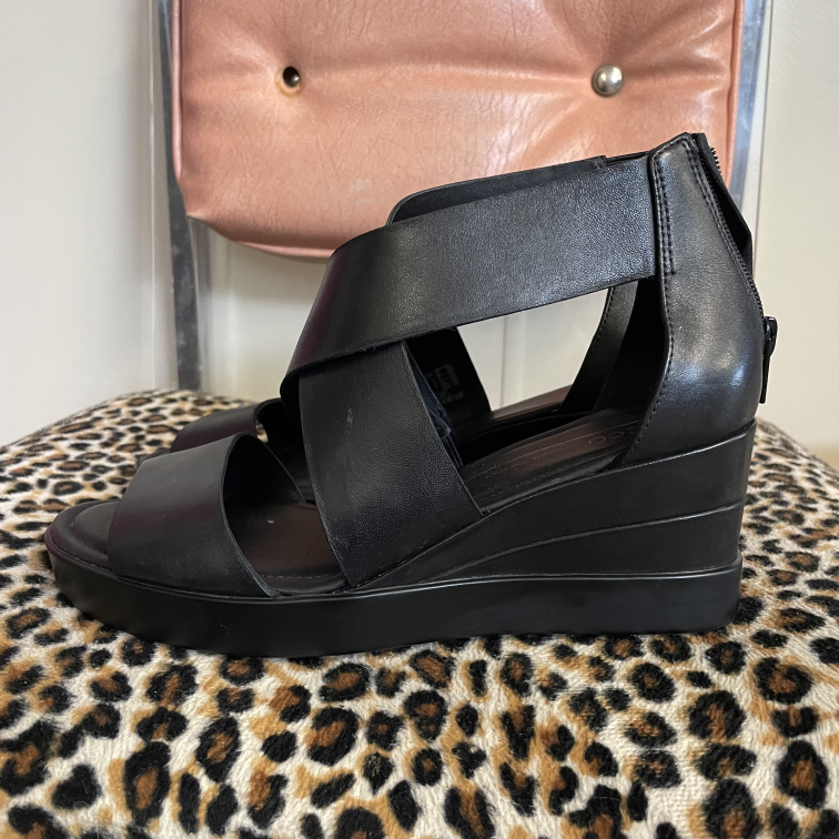 Sandals ECCO Size 6