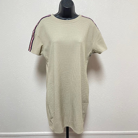 Dresses Hayden Size Medium