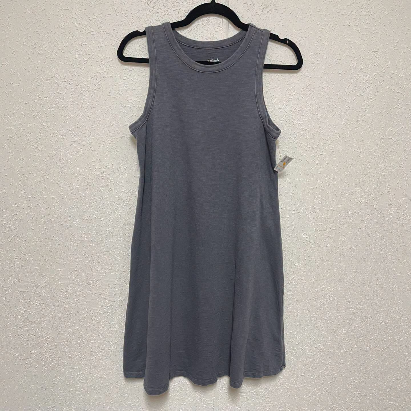 Dresses Universal Thread Size Small