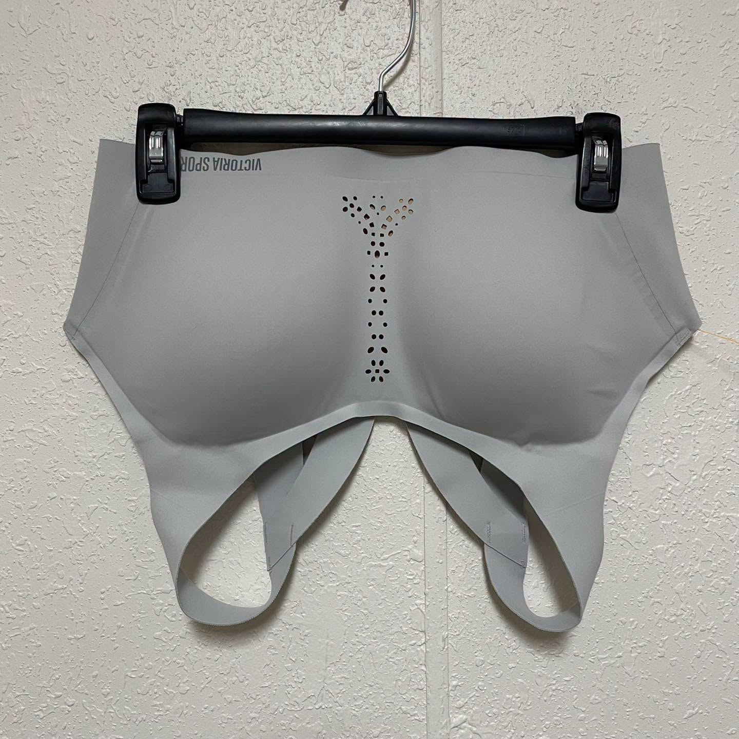 Activewear Victoria's Secret Size 36D
