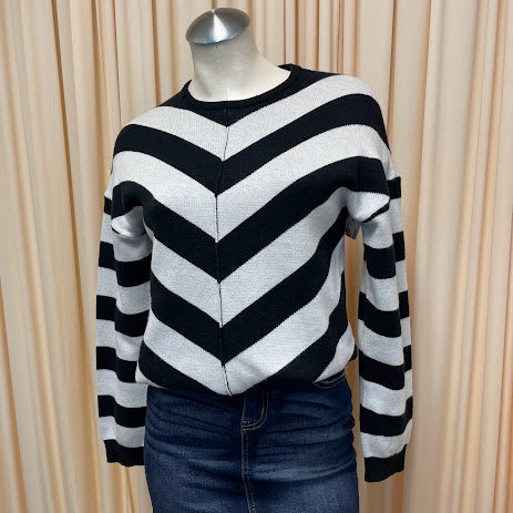Sweaters Tahari Size Medium