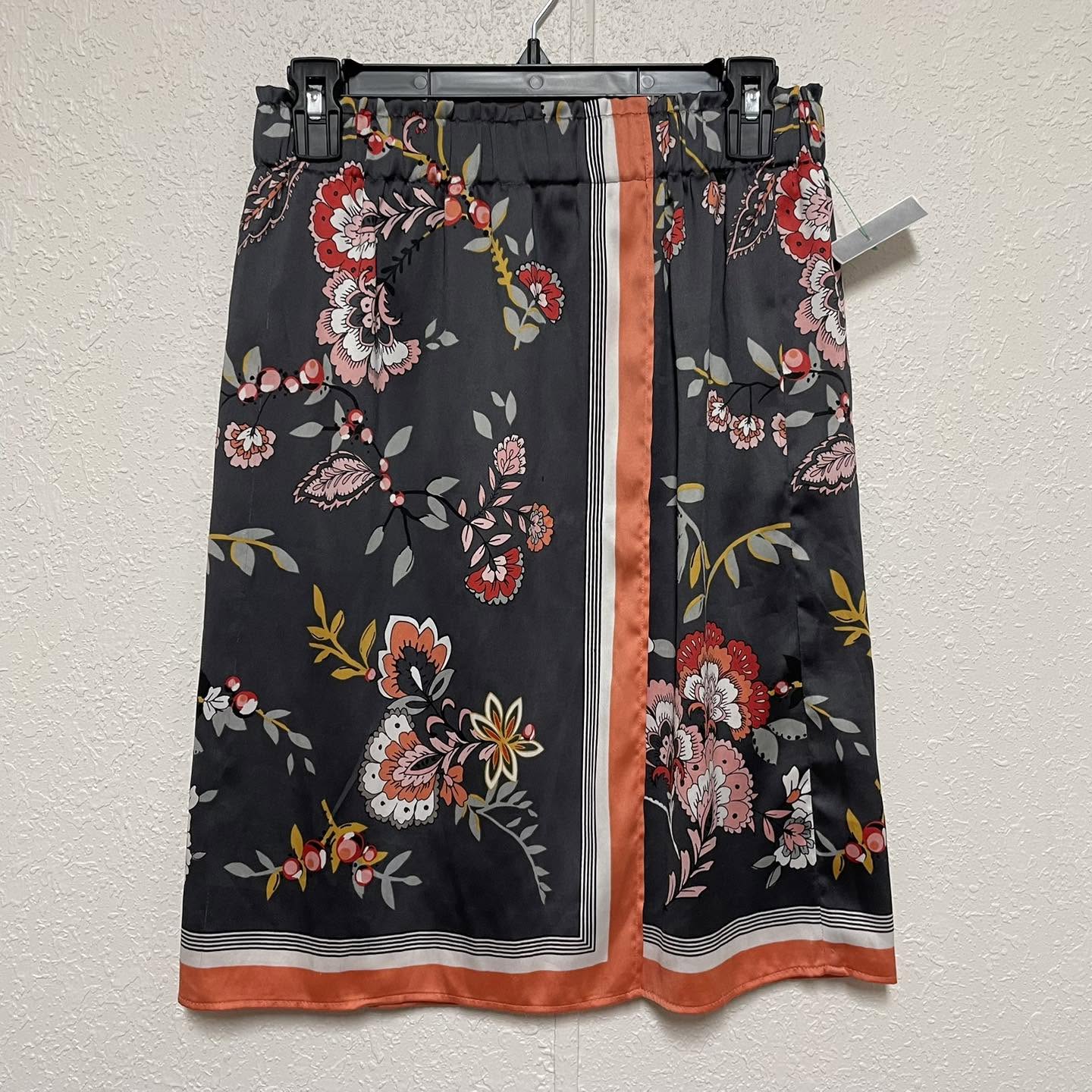Skirts Loft Size XXS