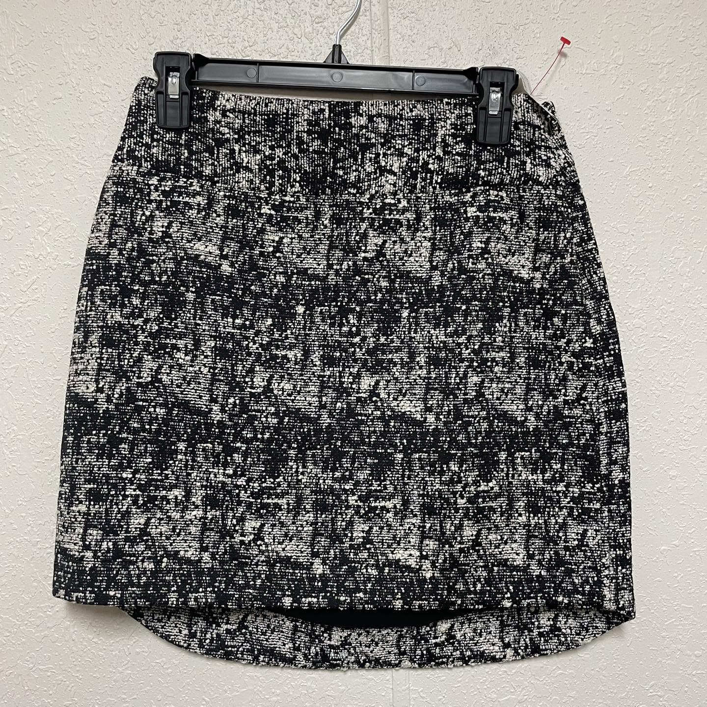 Skirts Banana Republic Size 2