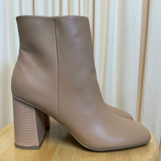 Boots Dolce Vita Size 8.5