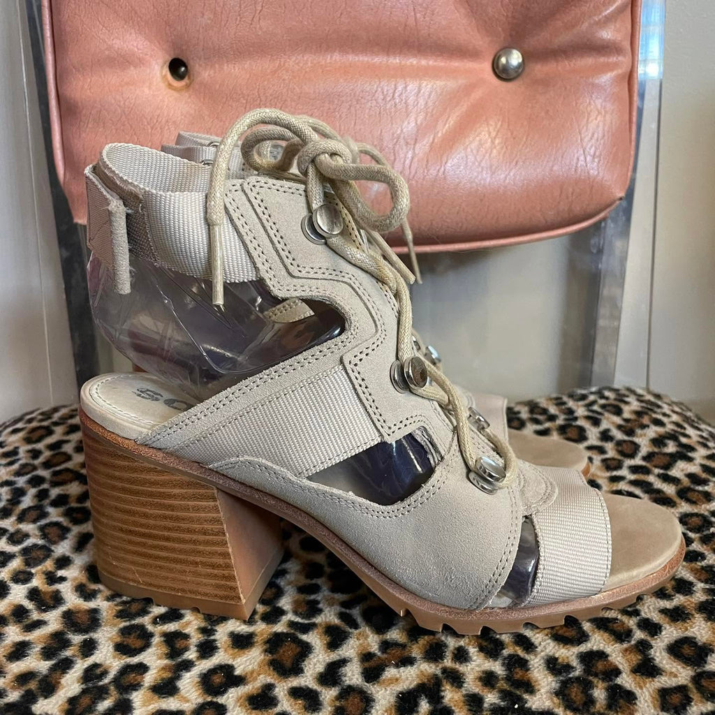 Heels Sorel Size 9