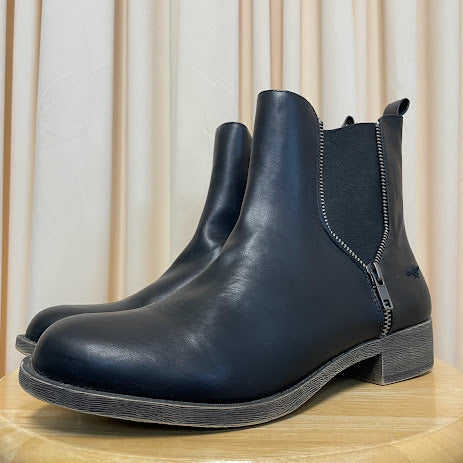 Boots Rocket Dog Size 9.5