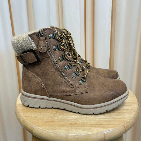 Boots Cliffs Size 7.5