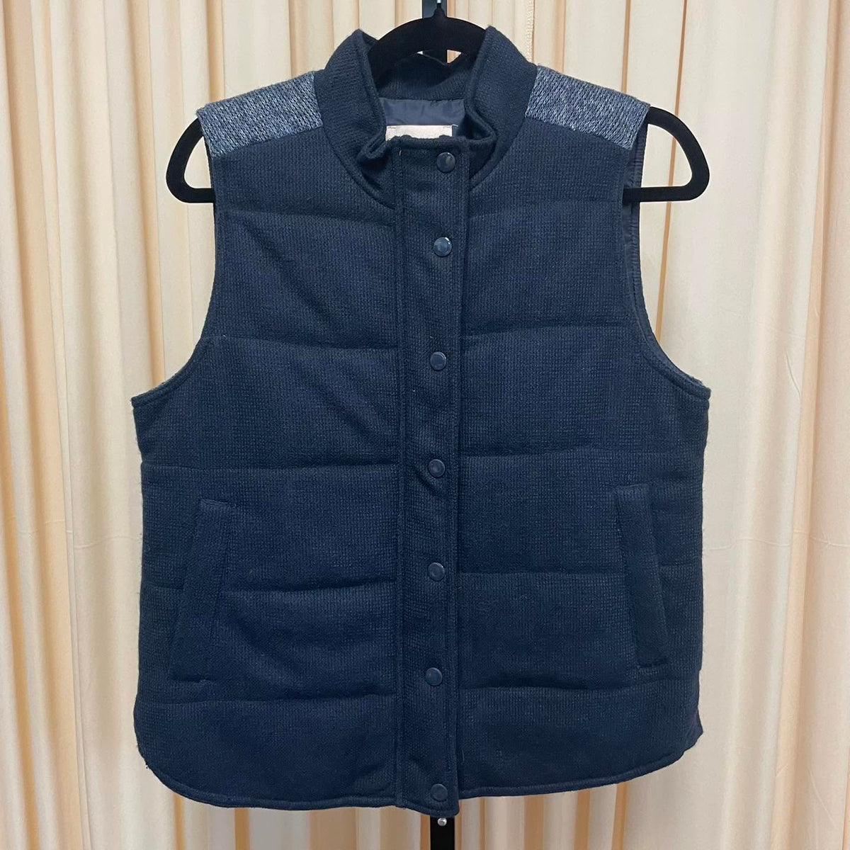 Vests Skies Are Blue Size Medium