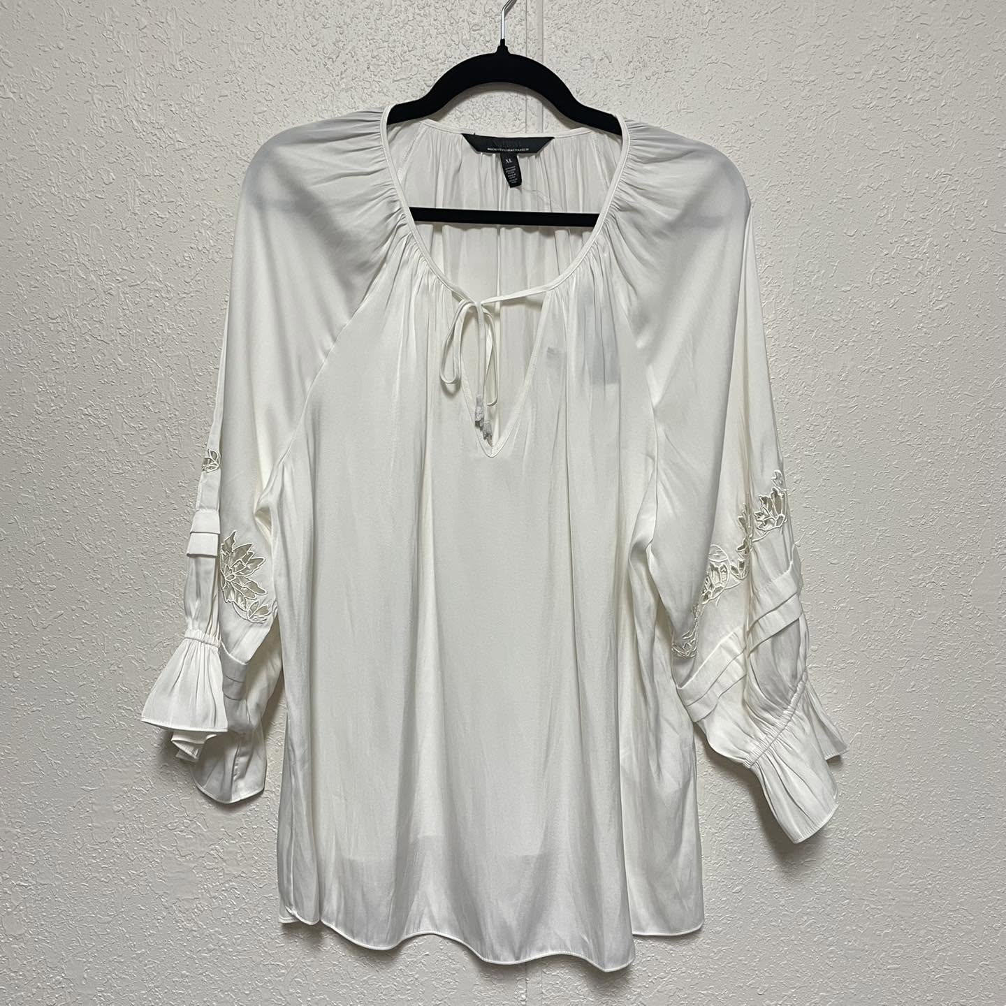 Top White House Black Market Size XL