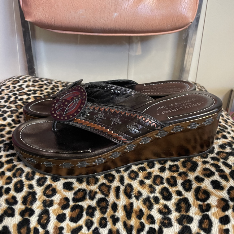Sandals Donald J Pliner Size 8.5