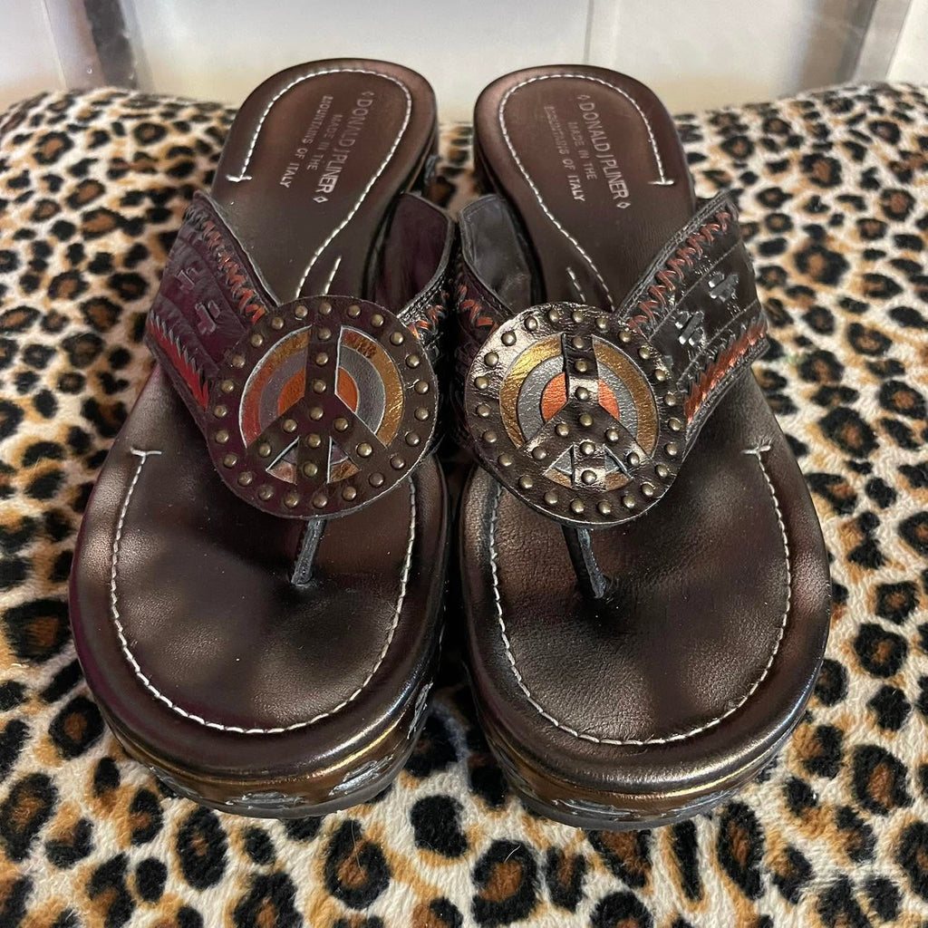 Sandals Donald J Pliner Size 8.5
