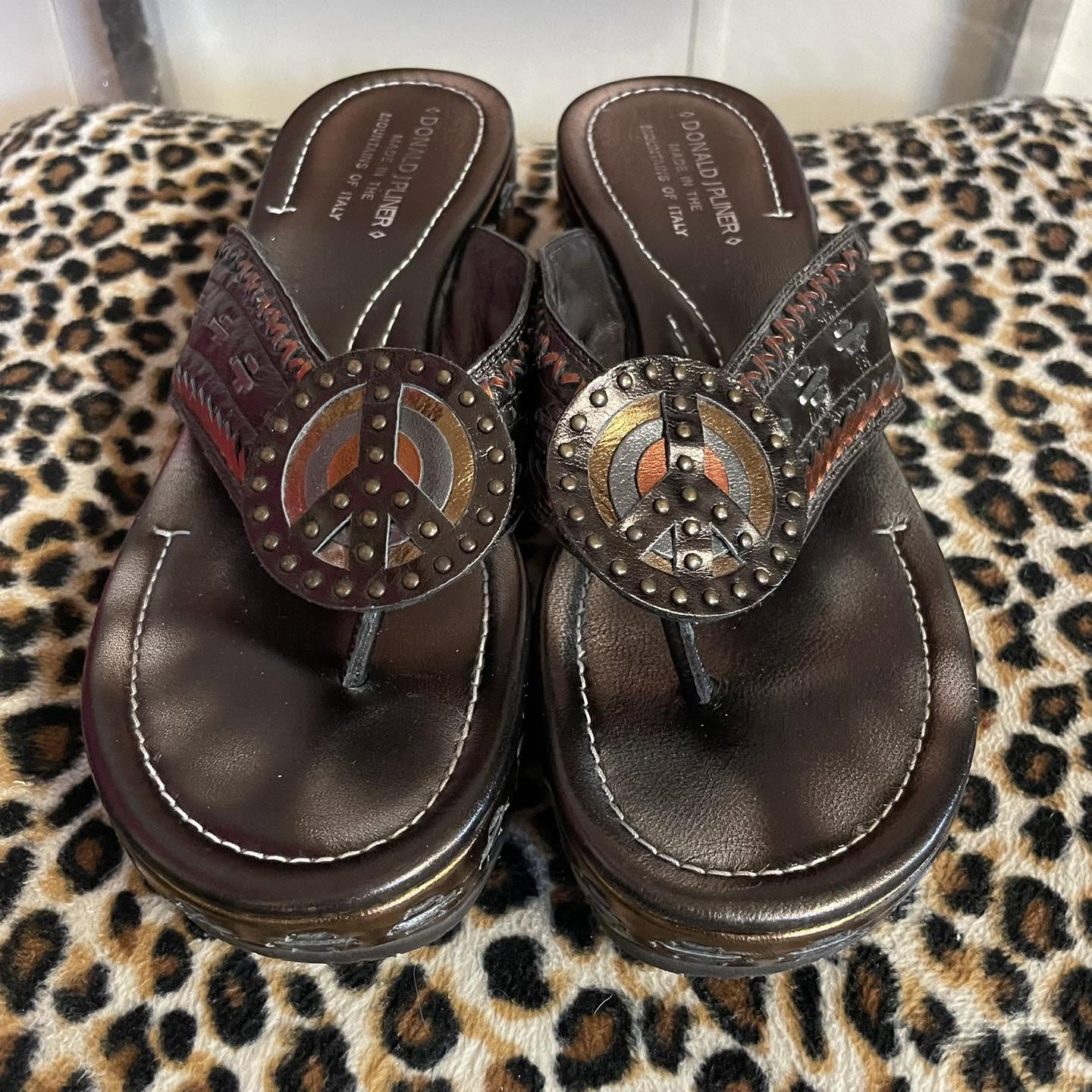 Sandals Donald J Pliner Size 8.5