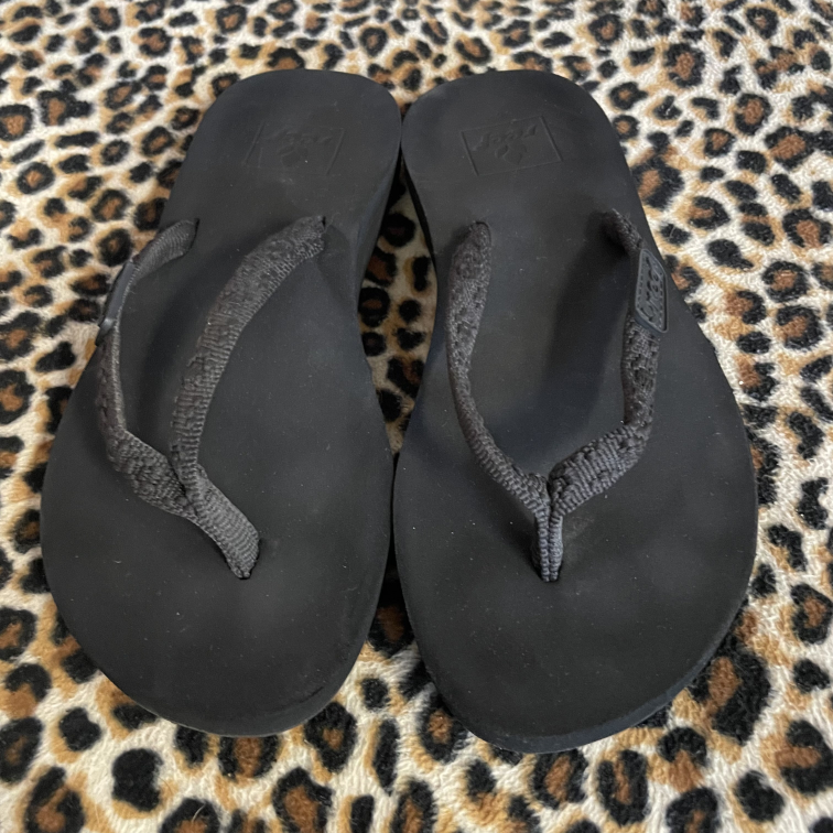 Sandals Reef Size 5