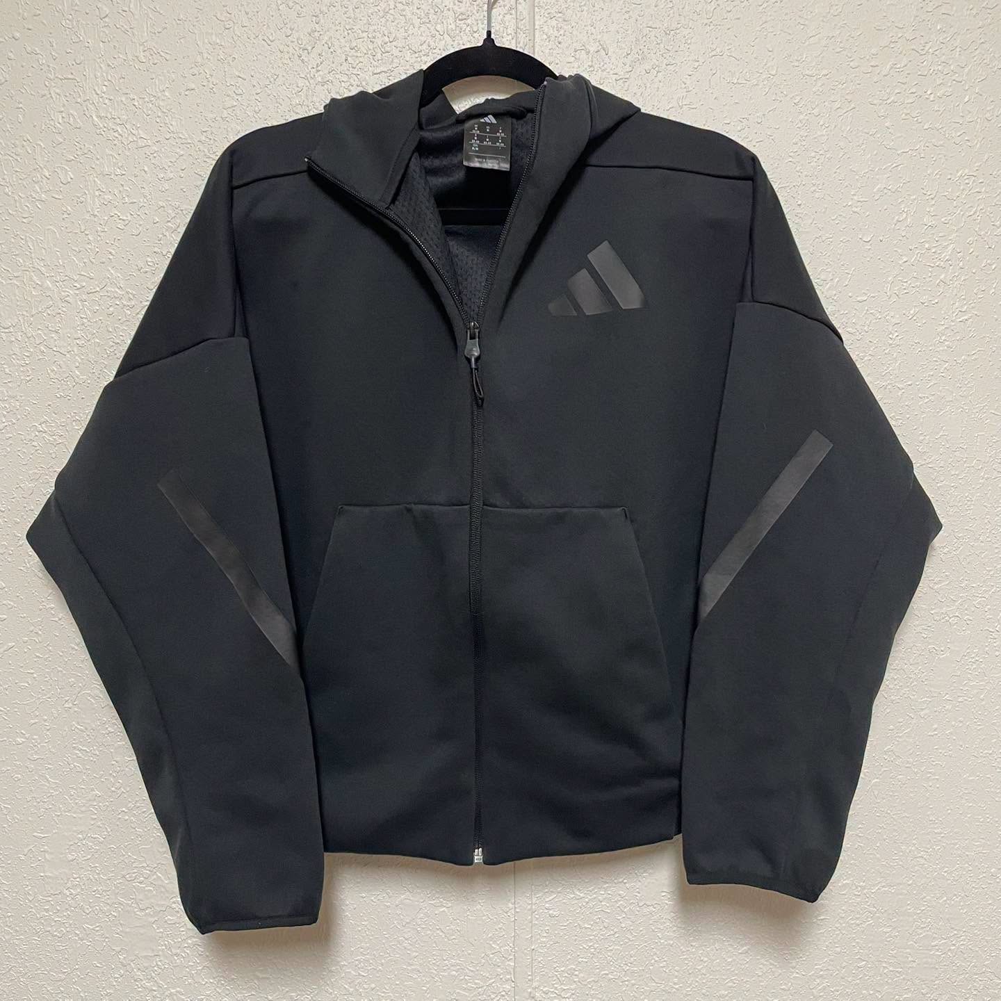 Activewear Adidas Size Large