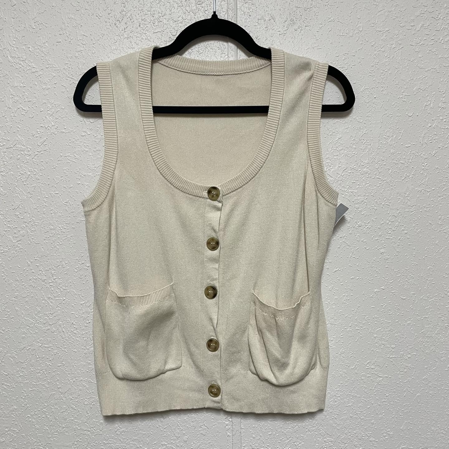 Top . Size Small