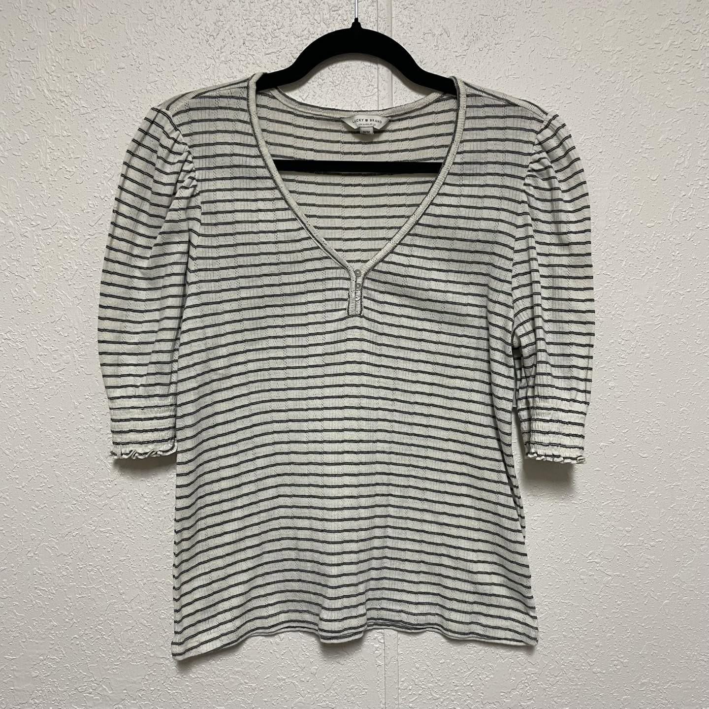 Top Lucky Brand Size Medium