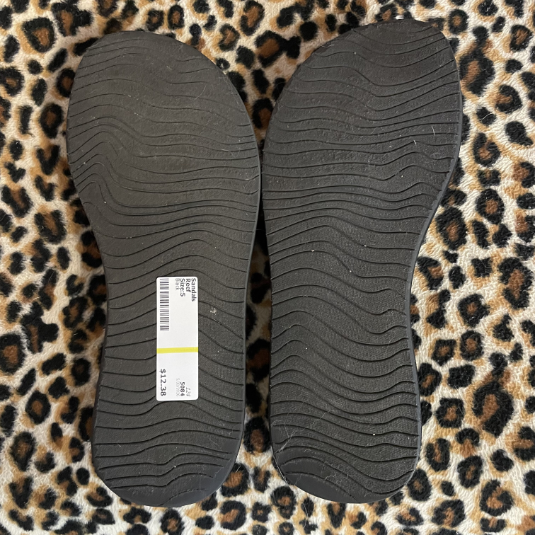 Sandals Reef Size 5