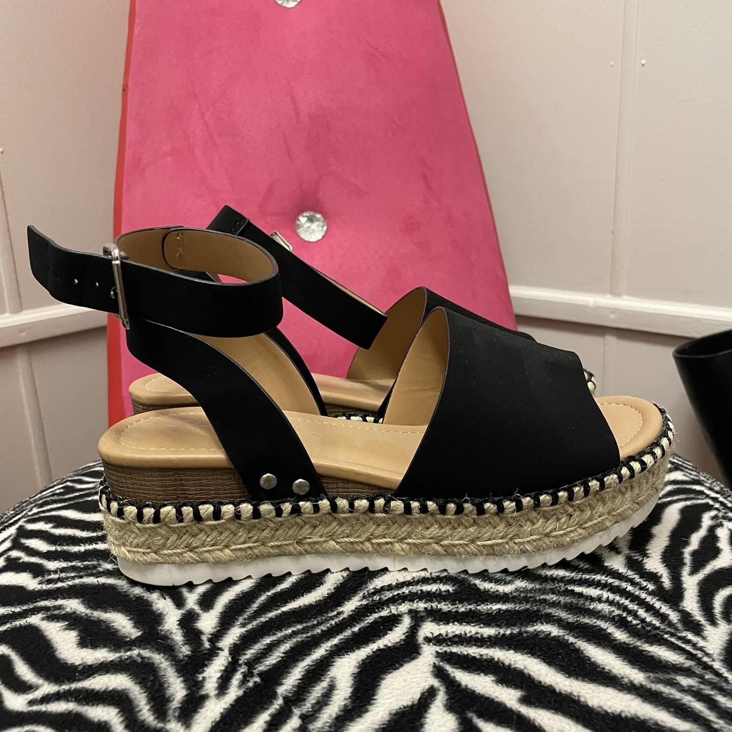 Sandals SODA Size 8