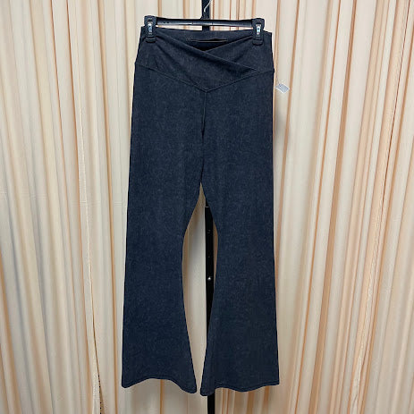 Activewear mono b Size Large