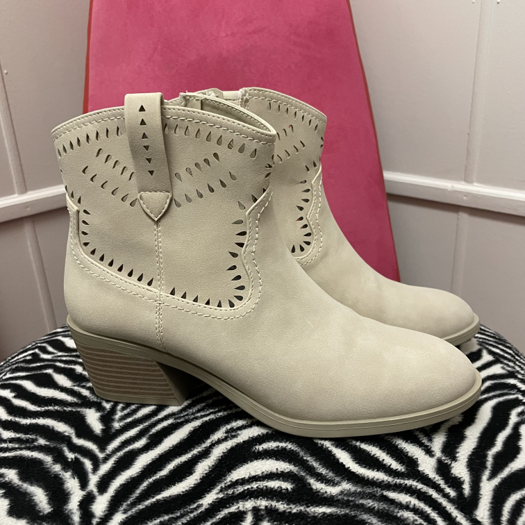 Boots Maurices Size 7
