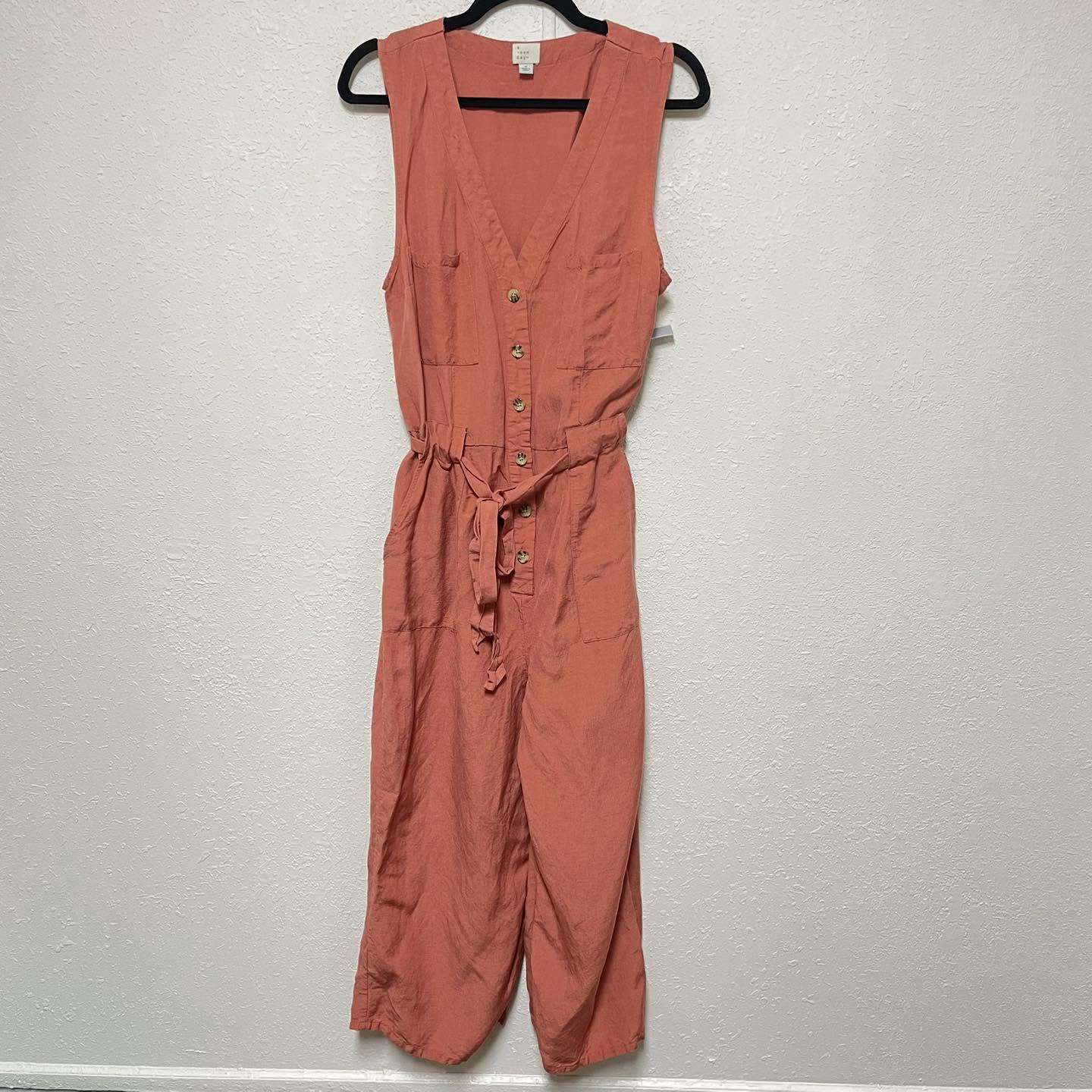 Jumpsuit a new day Size Medium