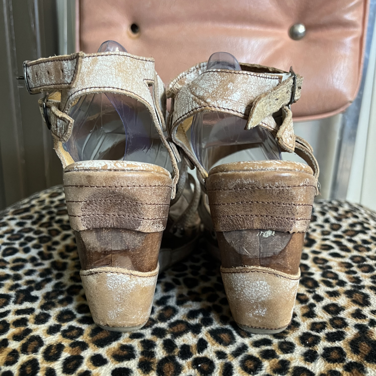 Heels Bed Stu Size 10