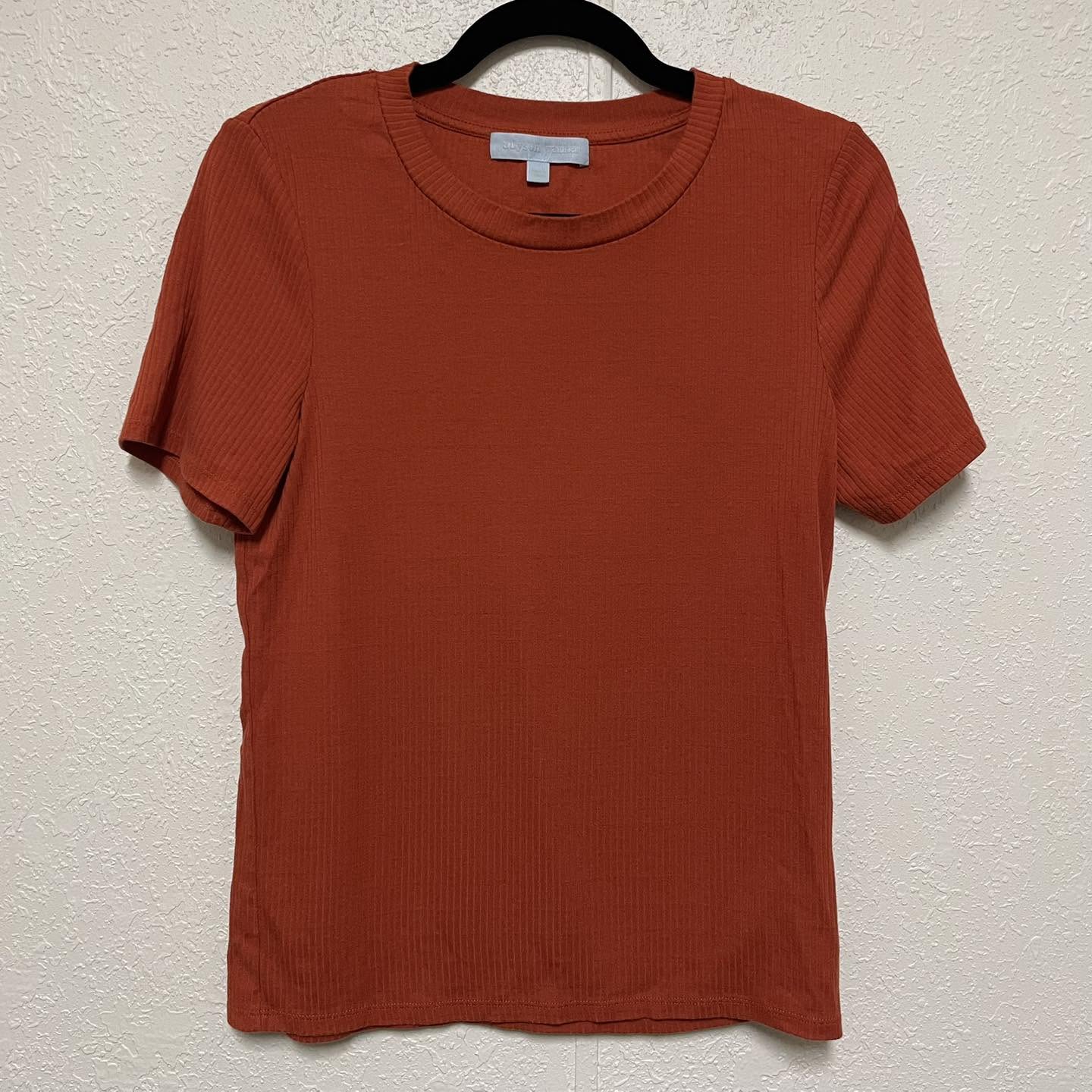 Top adyson parker Size Large