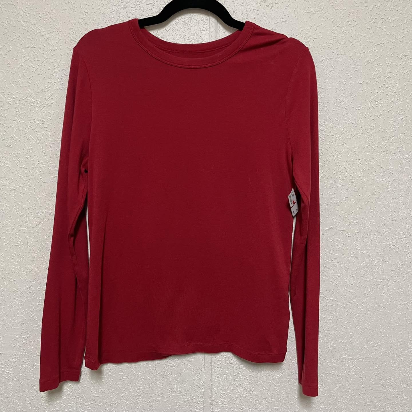Top a new day Size Large