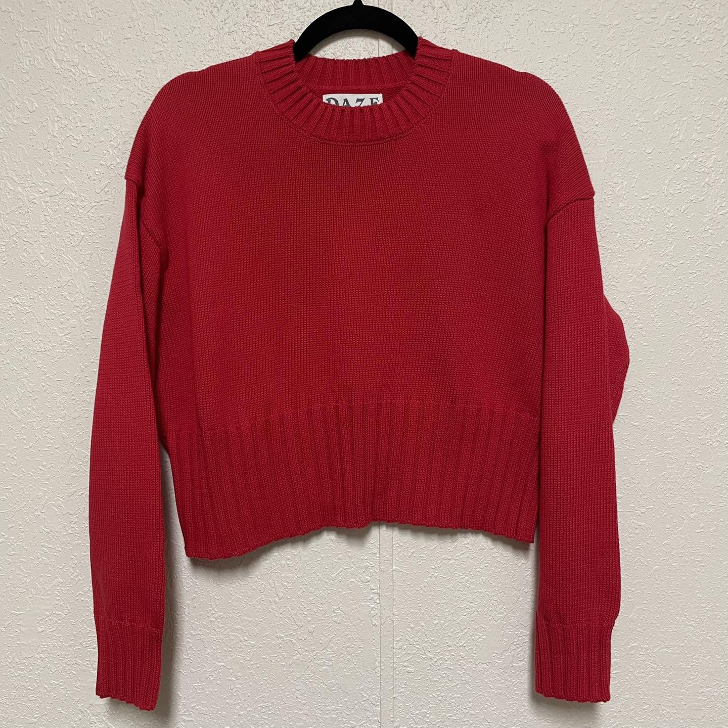 Sweaters DAZE Size Large