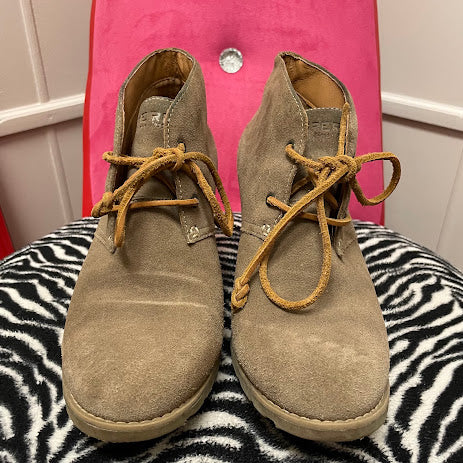 Booties Sperry Size 10
