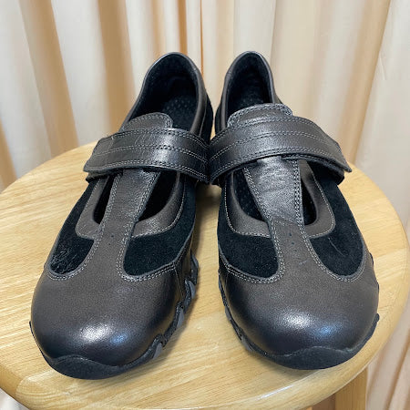Flats Skechers Size 8