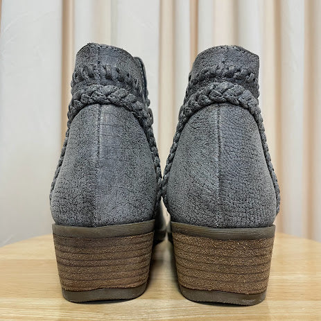 Booties not rated Size 10