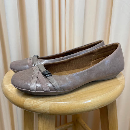 Flats Sofft Size 8.5