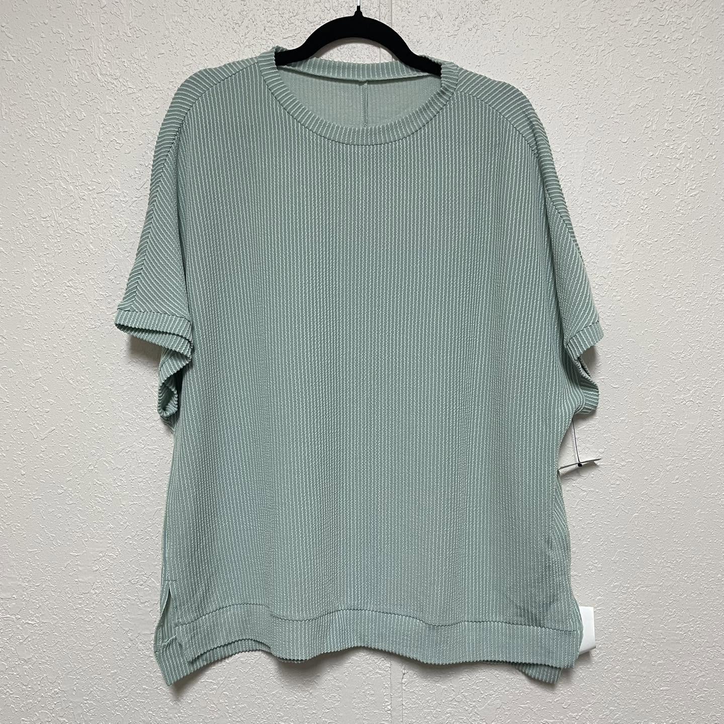 Top . Size Large