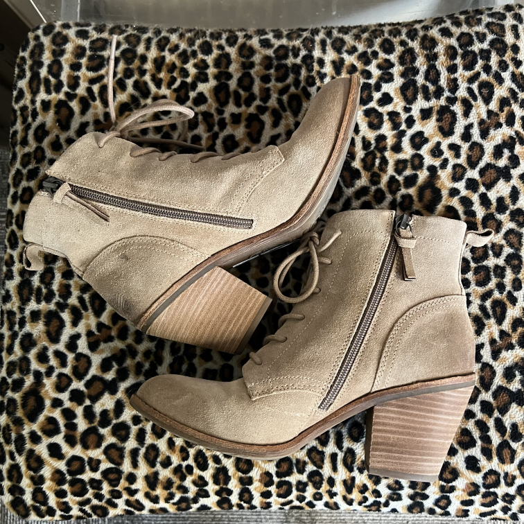 Boots Sofft Size 7