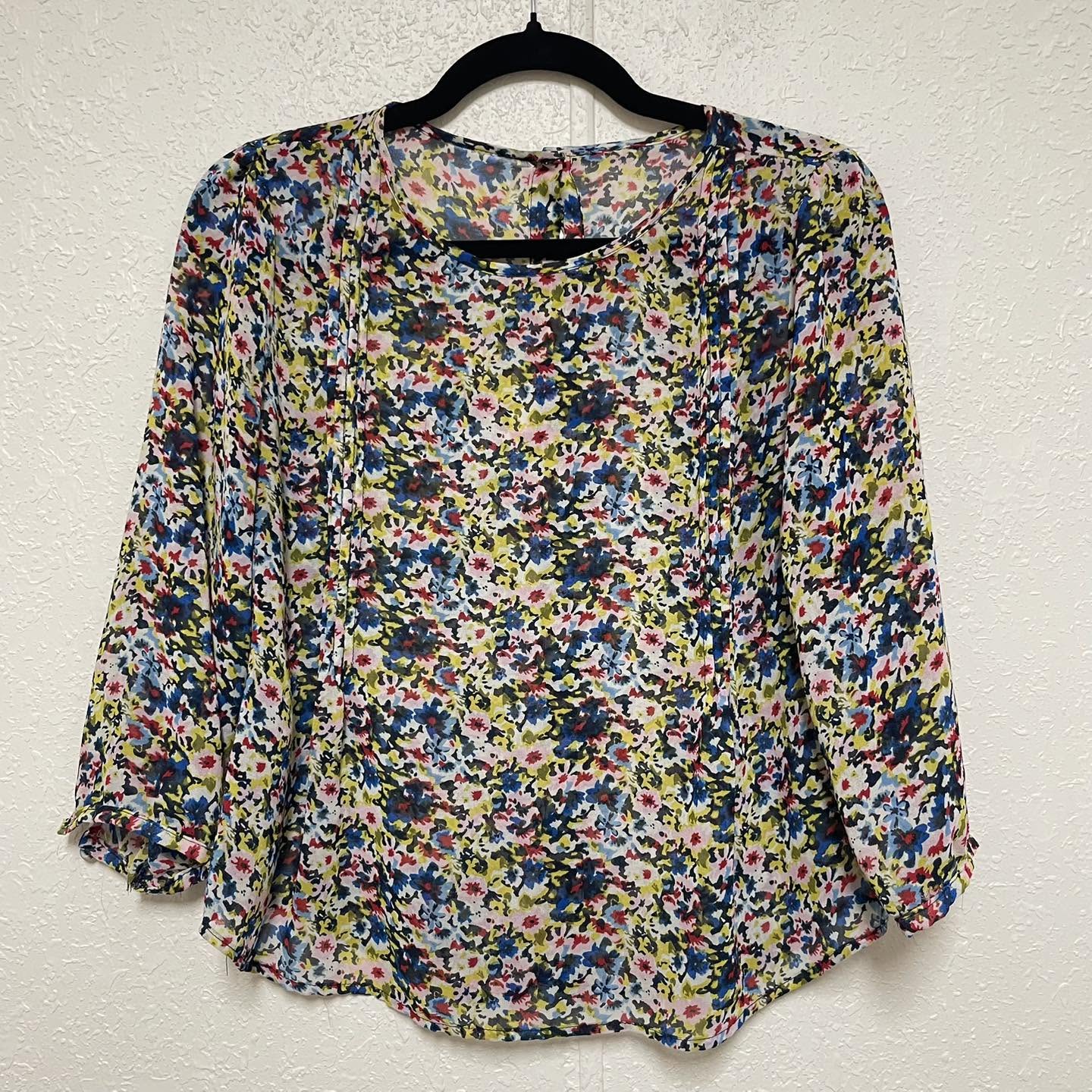 Top . Size Small