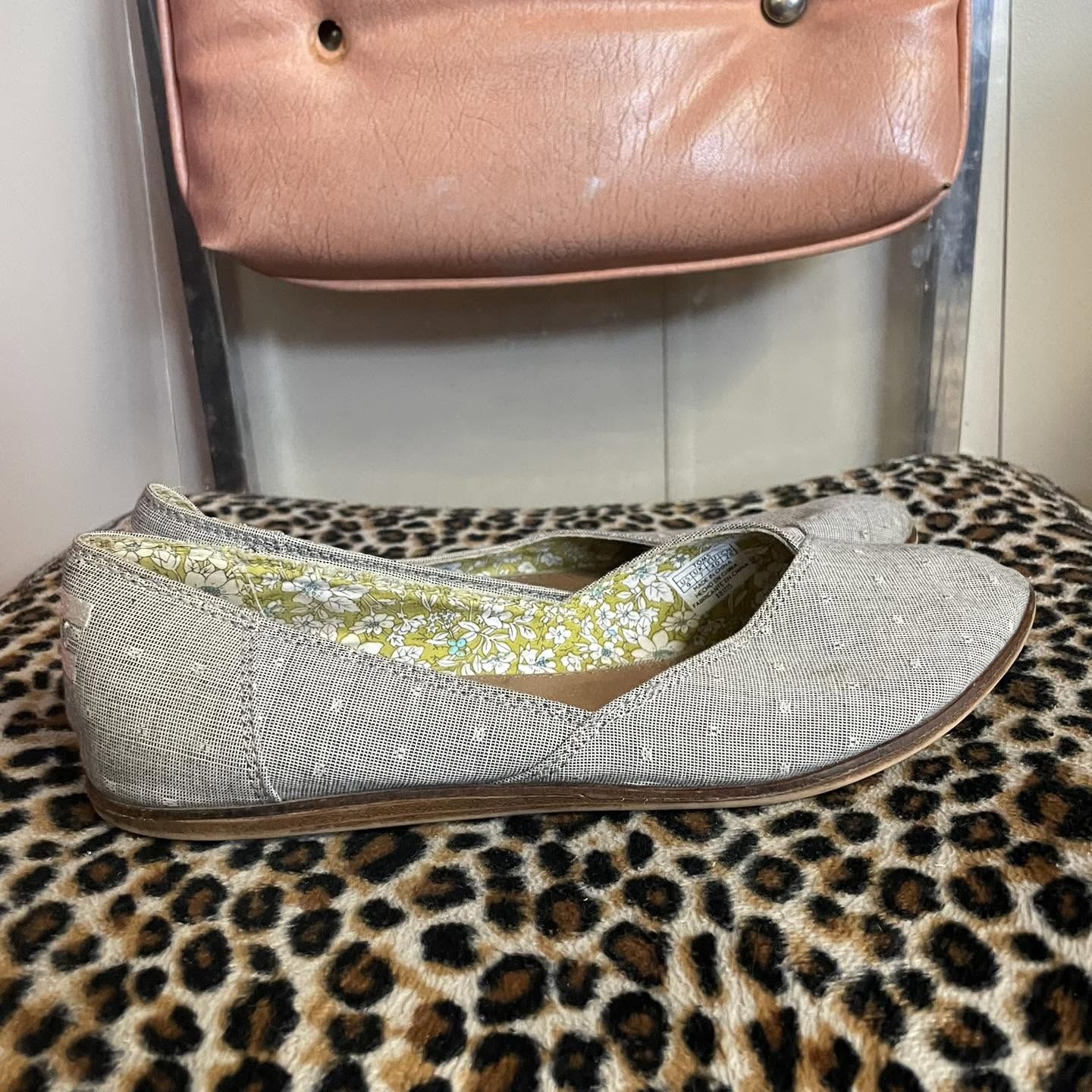 Flats TOMS Size 9