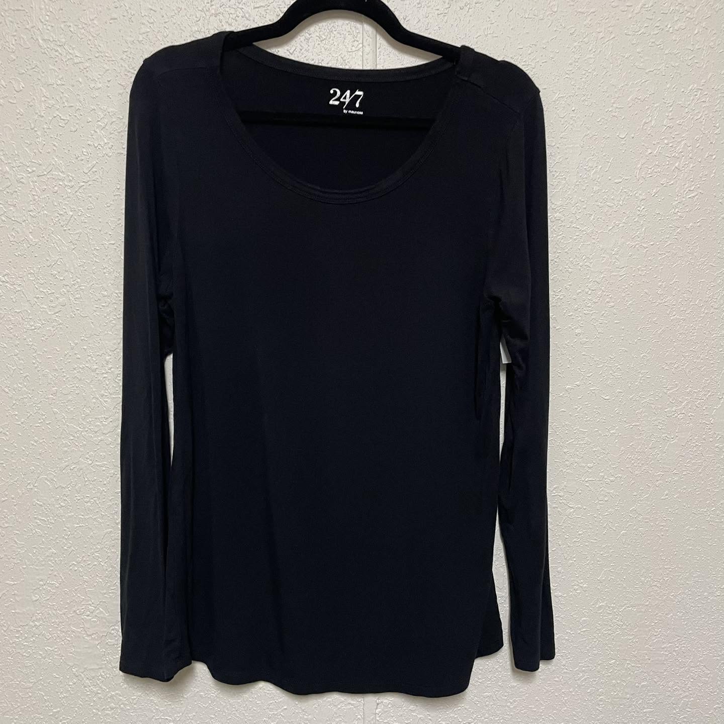 Top Maurices Size Medium