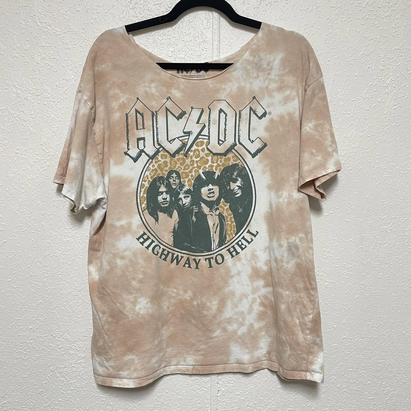 Top . Size Medium