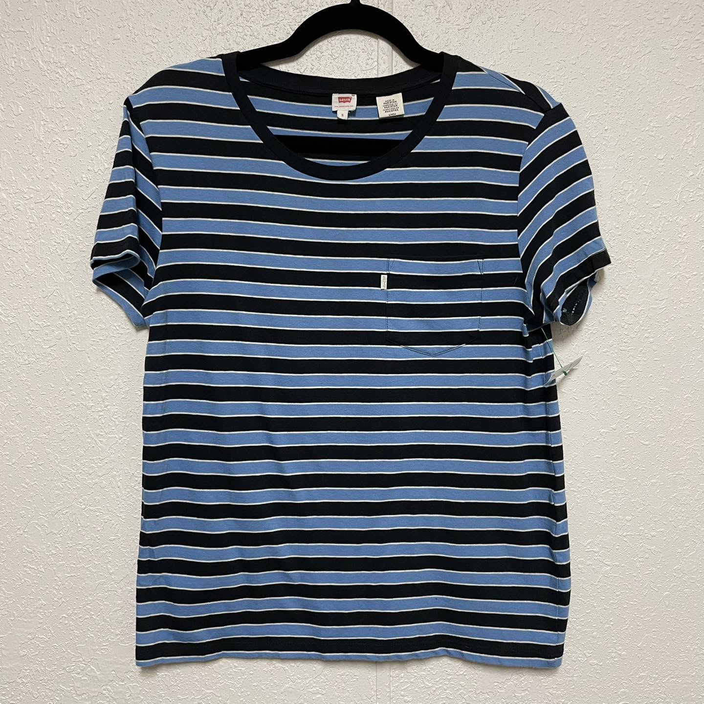 Top Levi's Size Small